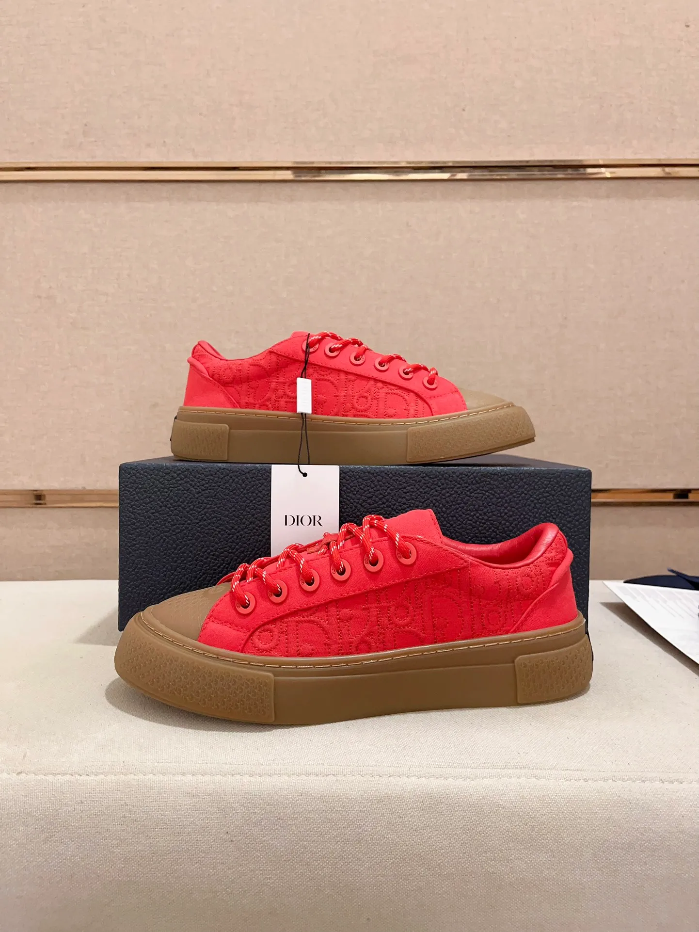 Men's shoes 💰: 680💰 [Dior·Dior] Top 🔍Couple model 💏🔍New casual sports style couple shoes, new four-season design, perfect workmanship, lace-up lazy style to create cabinet quality, upper: imported first-layer cowhide, sheepskin lining is soft and comfortable, ultra-light TPU wear-resistant outsole, simple, versatile fashion men's shoes, excellent color code number 35--44